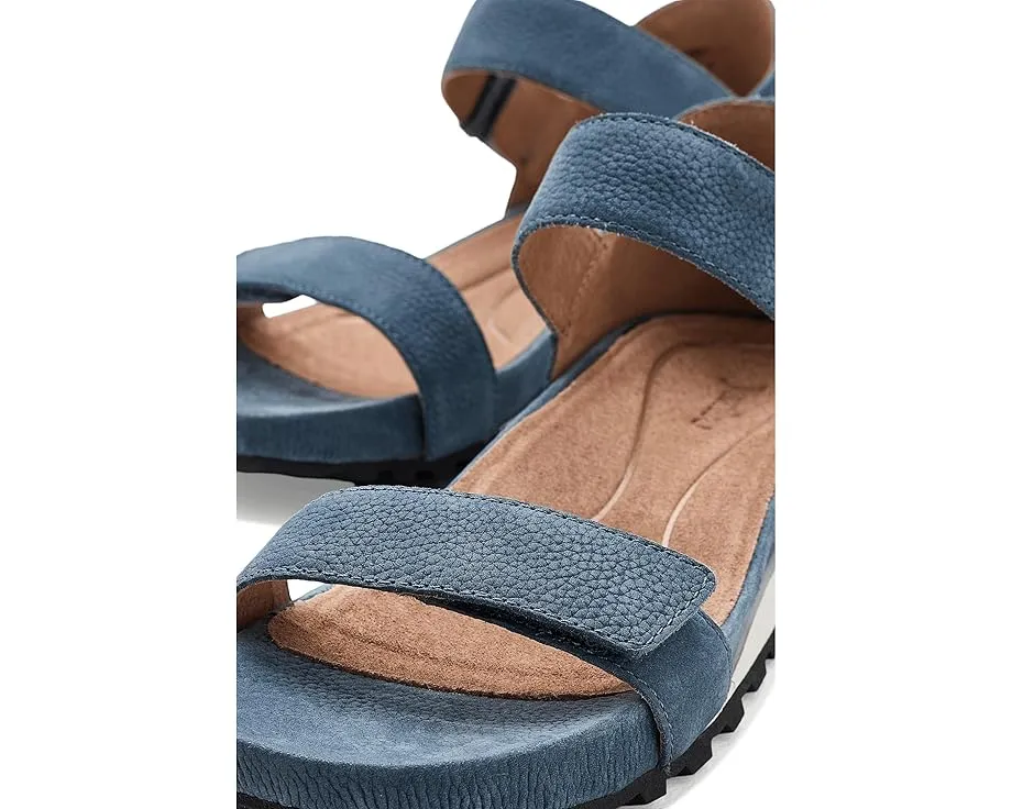 Босоножки Linda от Jambu на платформе с открытым круглым носком