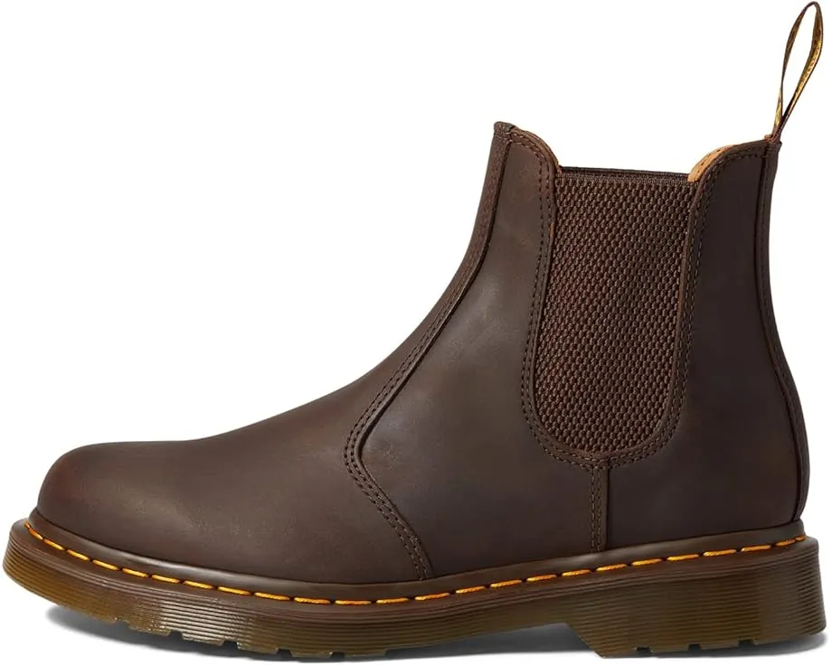 Челси Dr. Martens 2976 Yellow Stitch из гладкой кожи с минималистичным дизайном