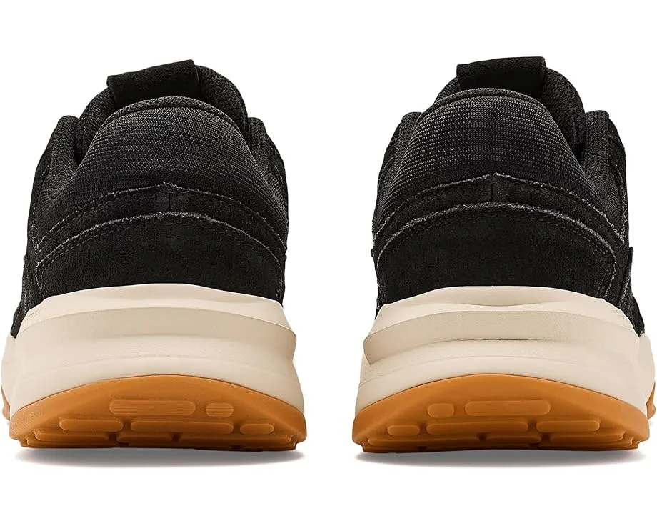 Кроссовки Under Armour Edge Suede с замшевым верхом и шнуровкой