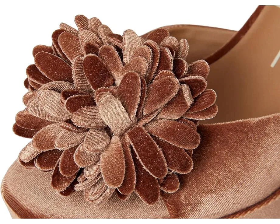 Босоножки Perel на платформе от Dolce Vita с велюровым верхом и помпоном