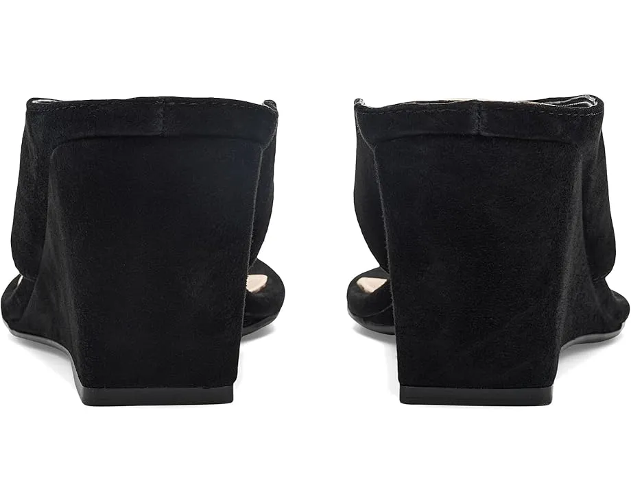 Босоножки Marchon от GUESS на платформе-танкетке