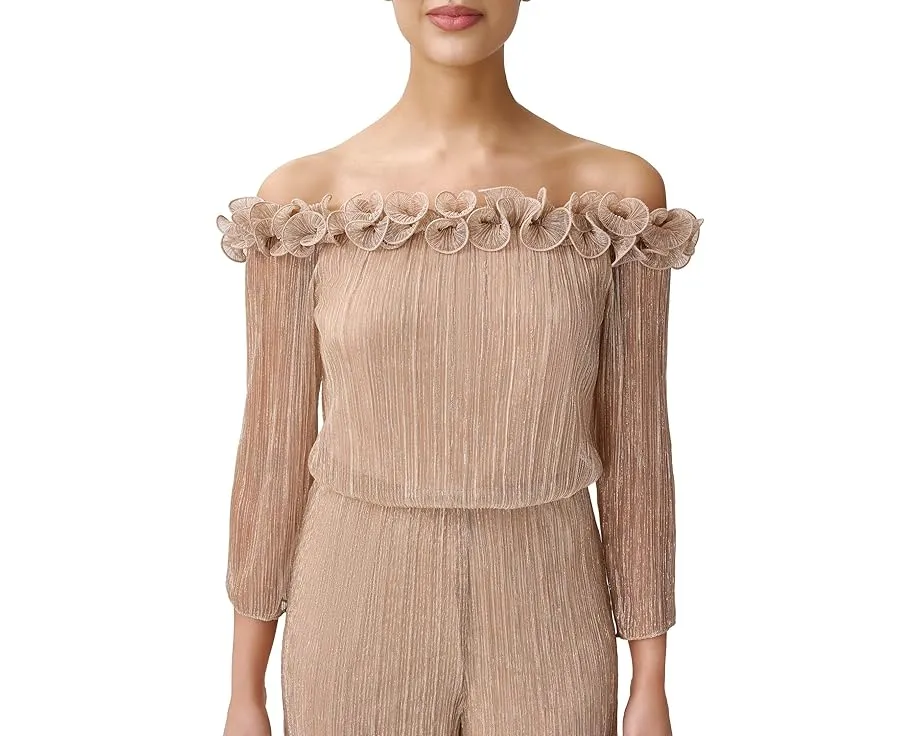 Блестящий комбинезон Metallic Rosette с рюшами на плечах и широкими брюками