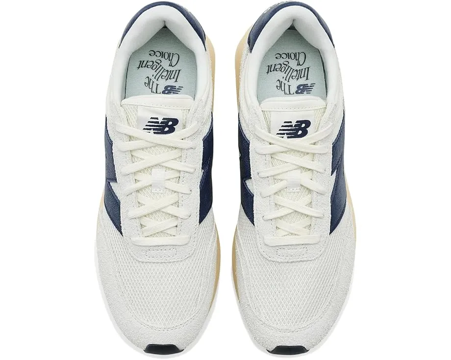 Кроссовки New Balance 370 в винтажном стиле