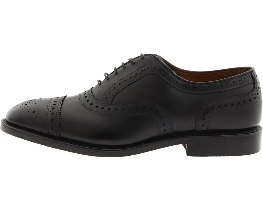Оксфорды Allen Edmonds Strand с перфорацией и отделкой патina