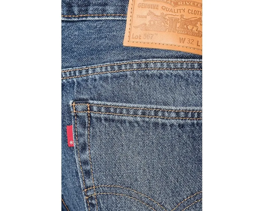 Джинсы Levi's Premium 567 Relaxed Flare с расклешенными штанинами