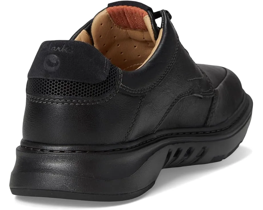 Clarks Un Briley Lace с кожаным верхом и круглым носком