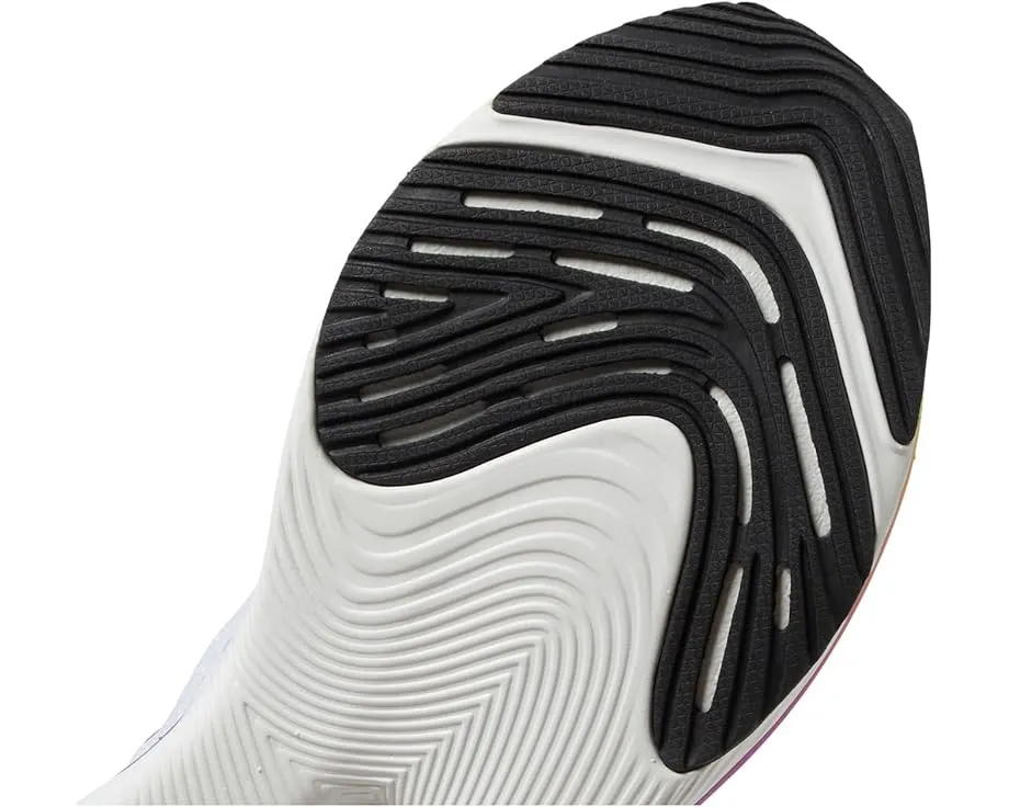 Беговые кроссовки New Balance FuelCell SuperComp Pacer с композитным носком