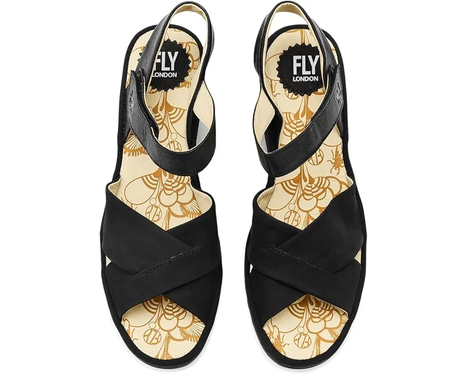 Сандалии FLY LONDON Yorg607fly на танкетке с ажурным дизайном и ремешком на липучке