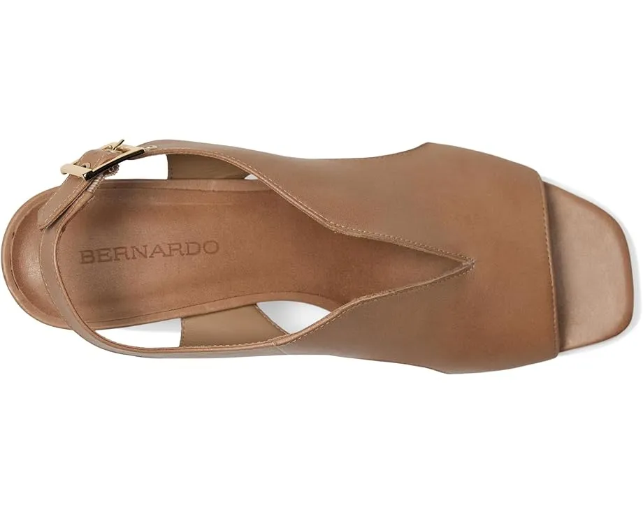 Босоножки Bernardo Bedford на каблуке с открытым квадратным носком и ремешком