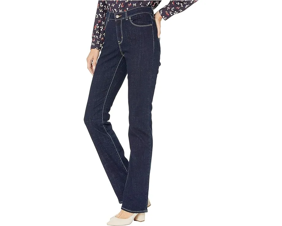 Женские джинсы Levi's Womens Classic Bootcut с технологией WaterLess и кожаным патчем