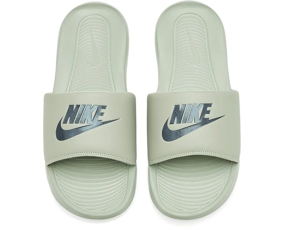 Сланцы Nike Victori One с мягкой пеной и контурным узором