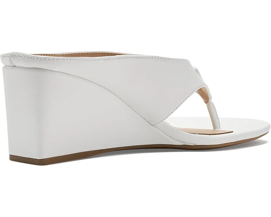 Босоножки Marchon от GUESS на платформе-танкетке