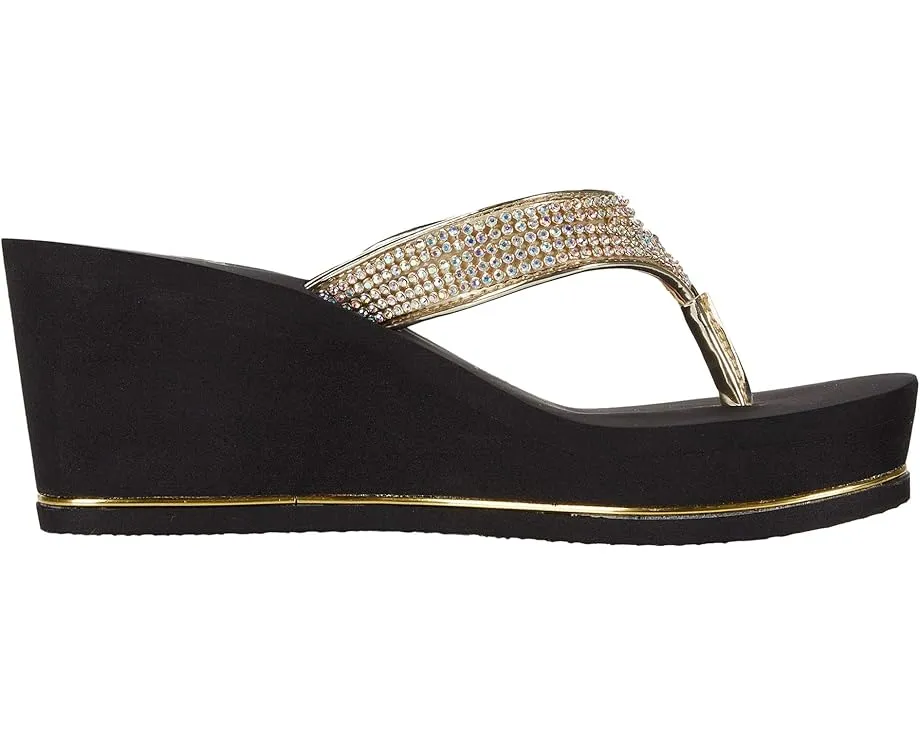 Сандалии GUESS Sarraly на платформе с металлическим декором и танкеткой