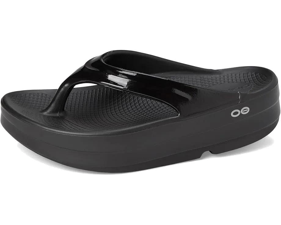 Сланцы OOFOS Oomega Thong с технологией OOfoam для восстановления