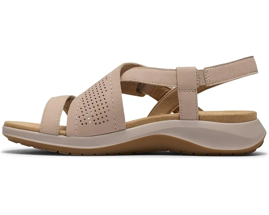 Сандалии Maelynn Gem Clarks из нубука с металлическими деталями на клиновидном каблуке