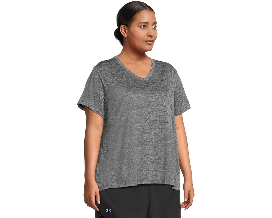 Under Armour Plus Size Tech Short Sleeve V-Neck Twist футболка с V-образным вырезом
