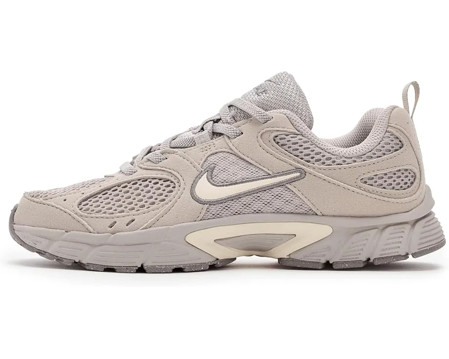 Кроссовки Nike Kids V5 Runner Suede с верхом из замши и сетки