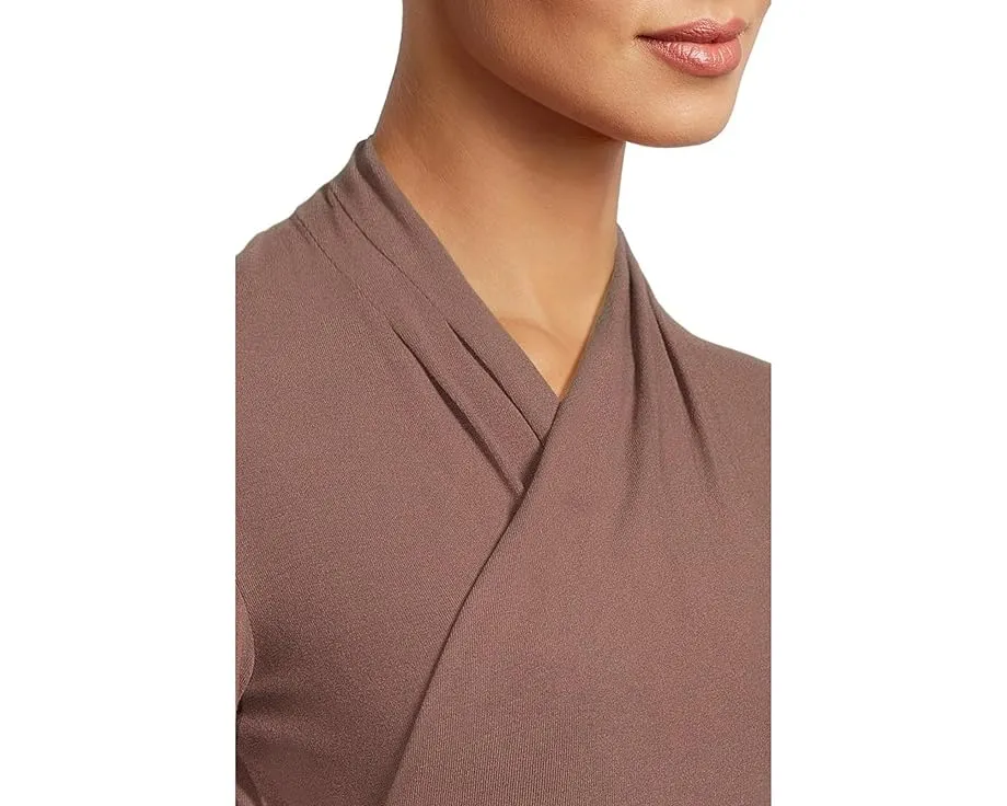 Топ Vince с длинным рукавом и запахом для утонченного силуэта
