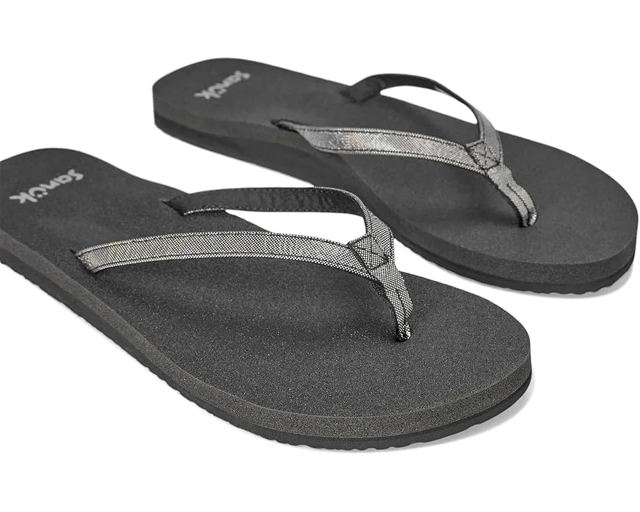 Сандалии Sanuk Yoga Joy II Bling с блестящими ремнями и экологичной стелькой из пены с эффектом памяти