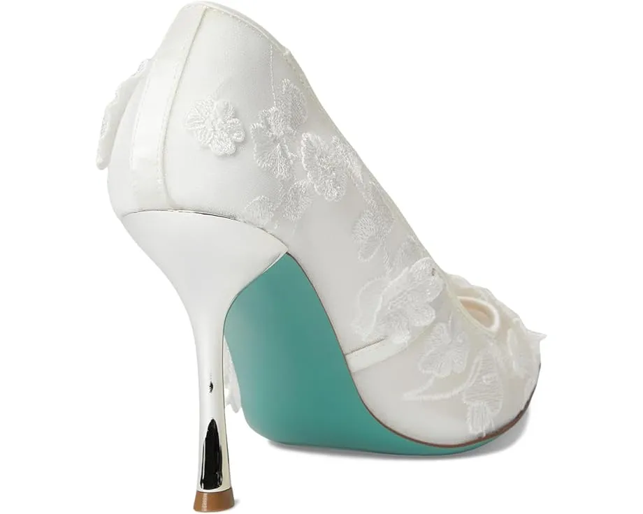 Туфли-лодочки Aimey с цветочным декором на шпильке от Blue by Betsey Johnson