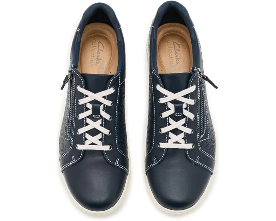 Ботинки Caroline Rio от Clarks с лазерной перфорацией и боковой молнией
