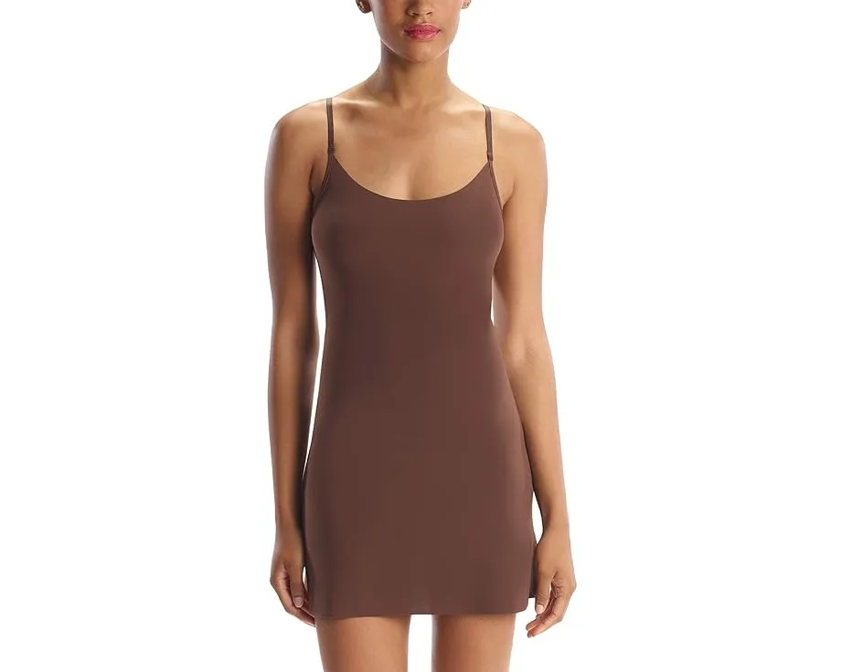 Комбидресс Commando Mini Cami Slip с регулируемыми бретелями и утяжеленным подолом