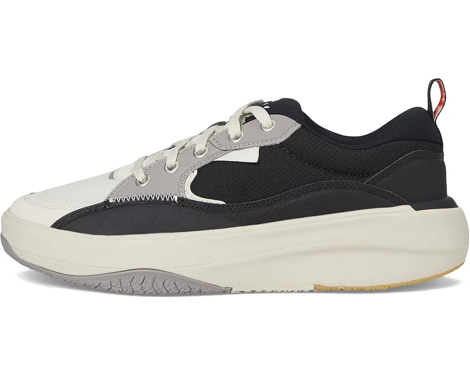 Кроссовки Reef Fanning с амортизацией и открывалкой на подошве