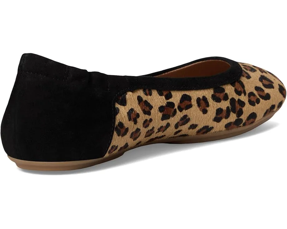 Балетки Dansko Madisen с леопардовым принтом и технологией Natural Arch