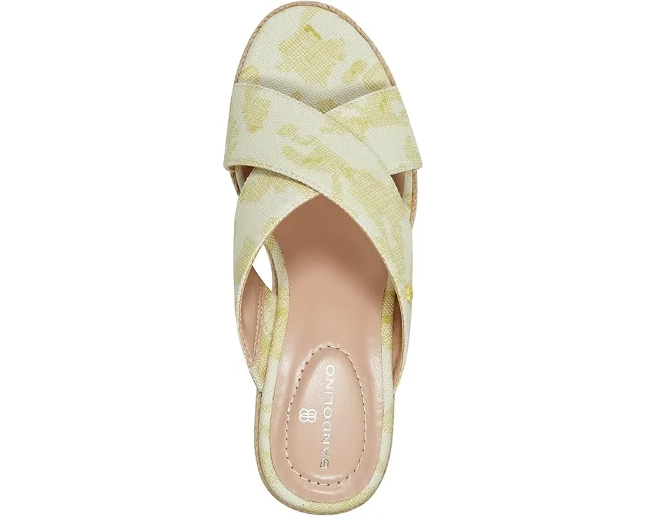 Босоножки Bandolino Kammie на платформе с цветочным принтом и перекрещивающимися ремешками