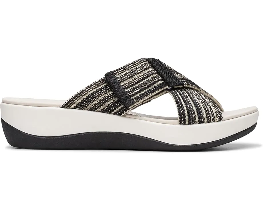 Сандалии Clarks Arla Wave на платформе с пеной Cushion Soft