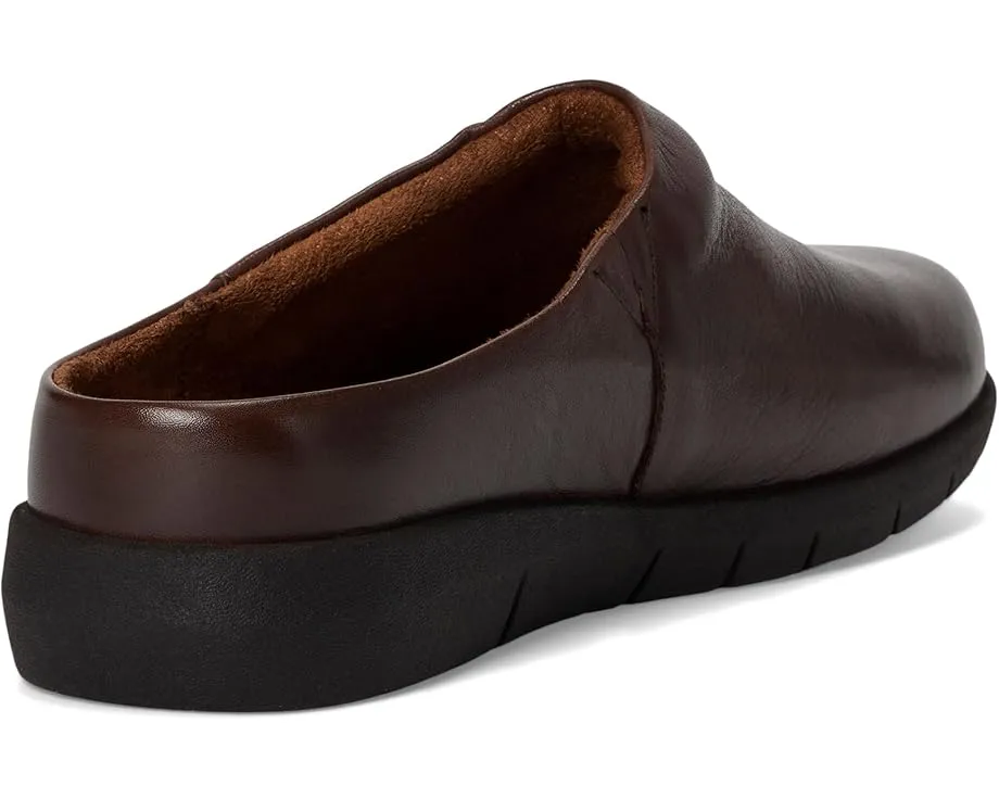 Мокасины SoftWalk Andria с эластичными вставками и круглым носком