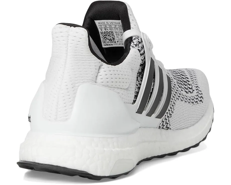 Беговые кроссовки Adidas Ultraboost 1.0 с технологией BOOST
