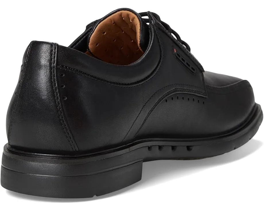 Clarks Un Kendric Way с кожаным верхом и круглым носком