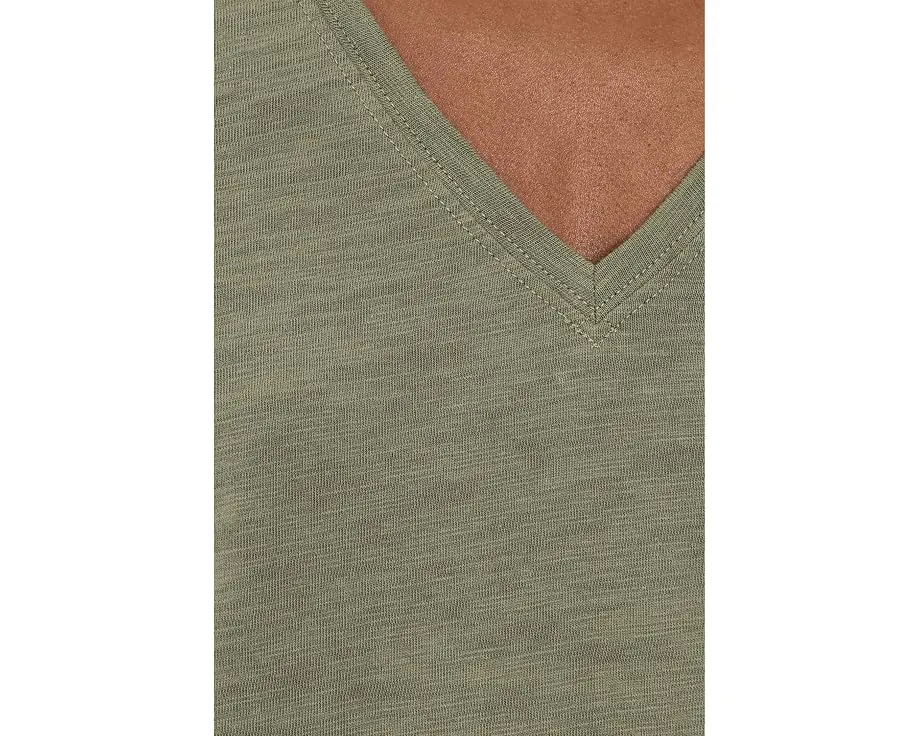 Топ Lilla P Short Sleeve Back Seam с V-образным вырезом и коротким рукавом