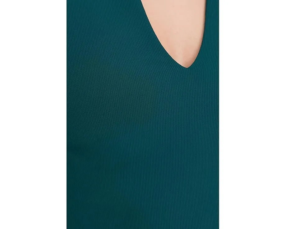 Топ TravisMathew Moveknit Rib Limitless с V-образным вырезом