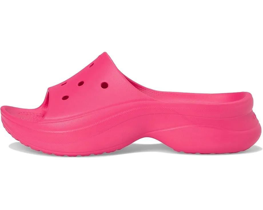 Сандалии Crocs Slide с платформой и смелым дизайном