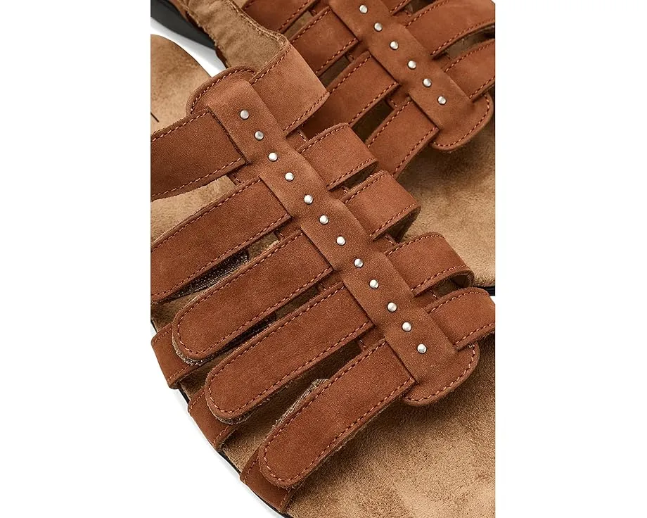 Сандалии Riki Studs с металлическими заклепками и липучкой от Trotters