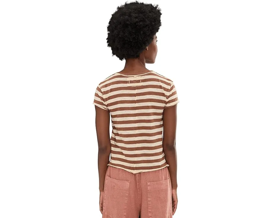 Футболка Free People Nora Tee с кружевными вставками и карманом в расслабленном стиле