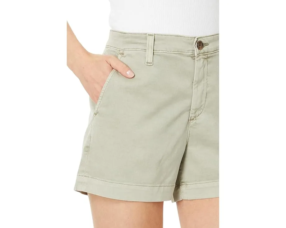 Шорты Caden Short из легкого твила с эластаном AG Jeans в цвете Sulfur Dried Parsley