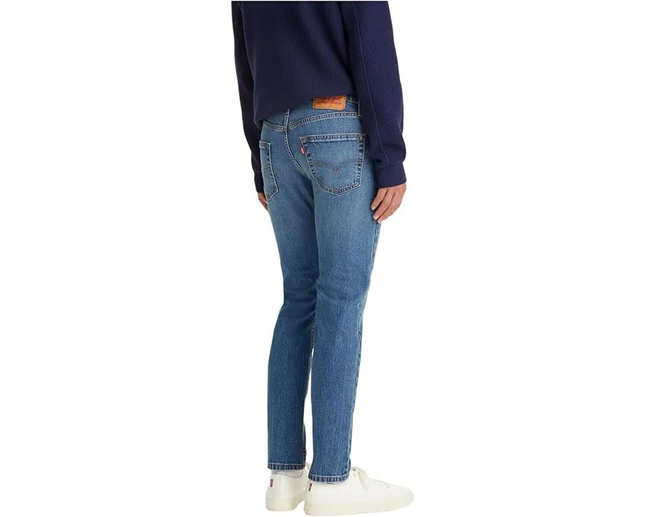 Джинсы Levi's 502 Taper с зауженным кроем и кожаным патчем на поясе