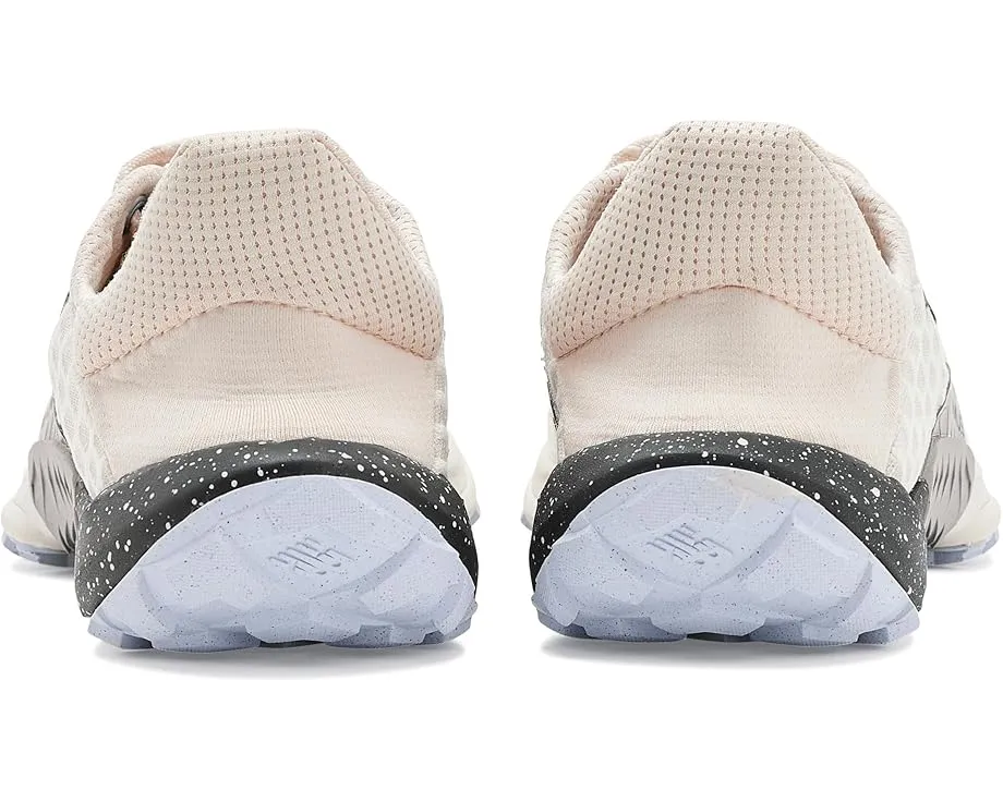 Трейловые кроссовки New Balance Minimus Trail v1 с технологией FuelCell и подошвой AT Tread