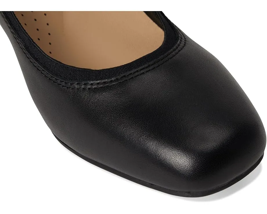 Лодочки Clarks Anelise Nora с круглым носком и резиновой подошвой на котячьем каблуке