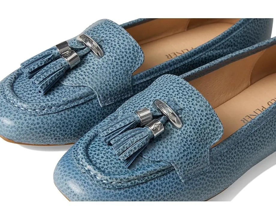 Лоферы Donald Pliner Loriel из чёрного лакированного кожи с декоративным кольцом и кисточкой