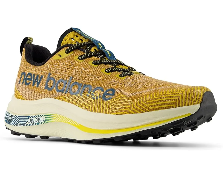 Трейловые кроссовки New Balance FuelCell SuperComp Trail с карбоновой пластиной