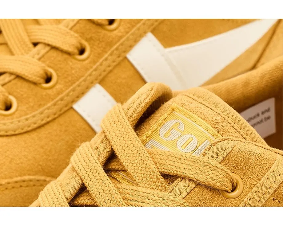 Кроссовки Badminton Suede от Gola с верхом из замши и винтажной подошвой
