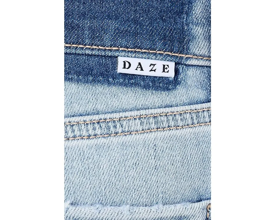 Джинсы DAZE Shy Girl клеш с высокой талией и рваным краем