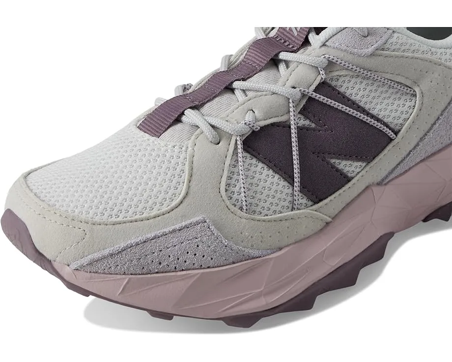 Кроссовки New Balance Tektrel с цветными блоками и петлями для удобства