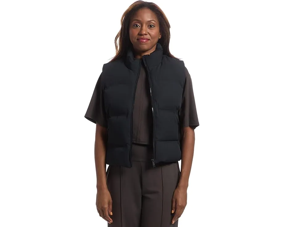 Жилет TravisMathew Moontide Bonded Vest с воротником-стойкой и карманами на молнии