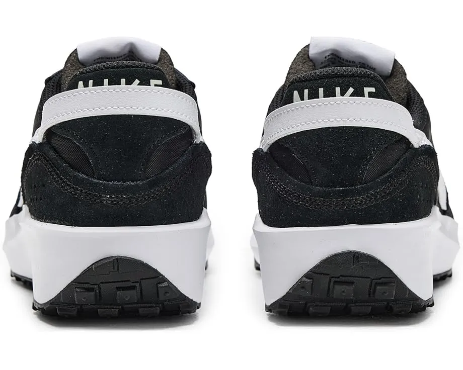 Кроссовки Nike Waffle Debut с вафельной подошвой и замшевыми вставками
