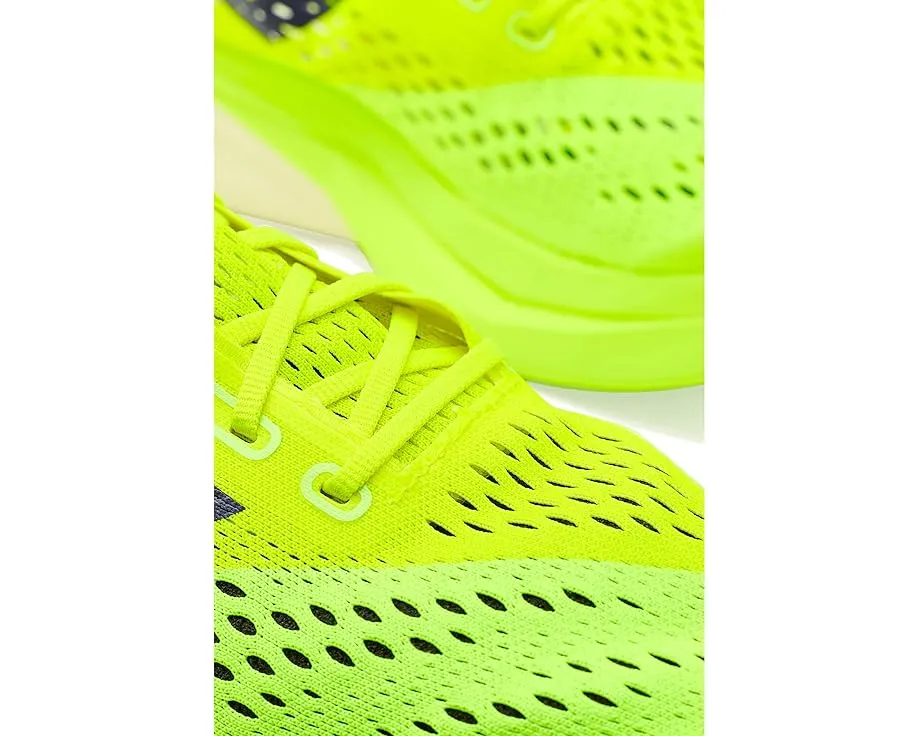 Беговые кроссовки New Balance FuelCell SuperComp Pacer с карбоновой пластиной